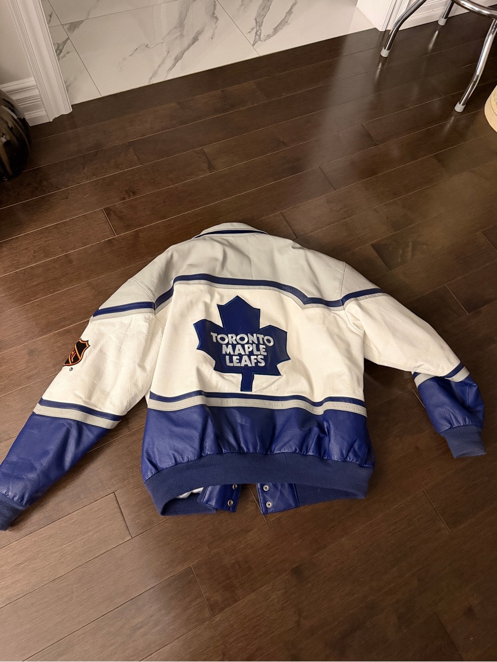 Toronto Maple Leafs Jeff Hamilton Blue & White Vintage Leather Bomber Jacket - Picture 2 of 2